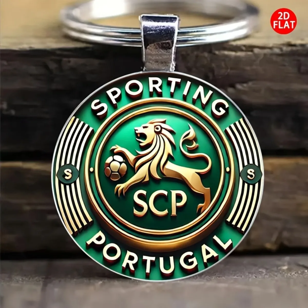 SCP Portugal Keychain with a Lion & Football Design. This Zinc Alloy Accessory Is an Ideal Gift for Football Enthusiasts.
