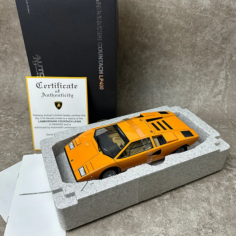 Modelo de Carro 1:18 Autoart Lamborghini Countach LP400 Metal