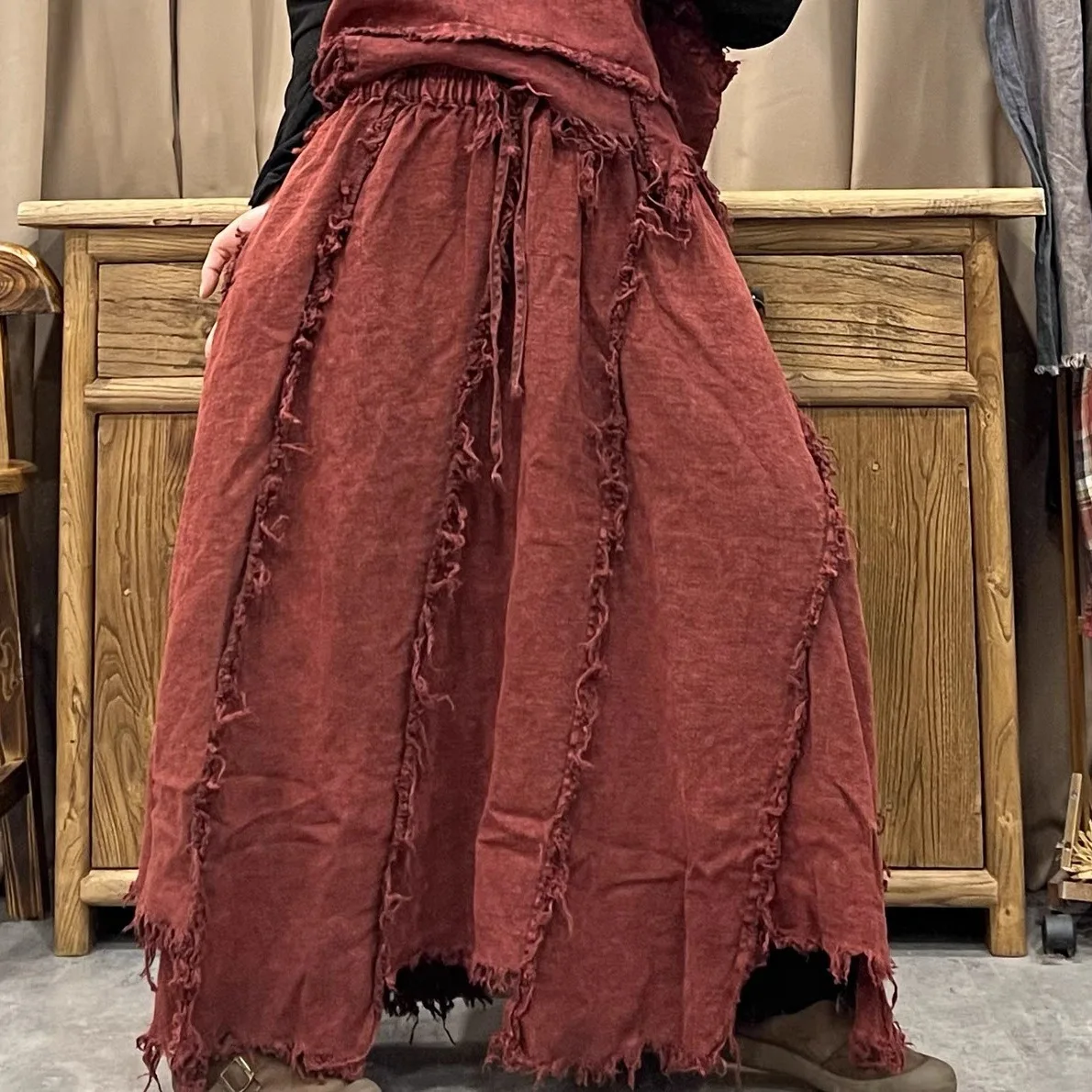 

Юбка женская, весна 2021, новый стиль, с необработанными краями и кисточками, модная индивидуальная длинная юбка в стиле ретро с высокой талией, тренд