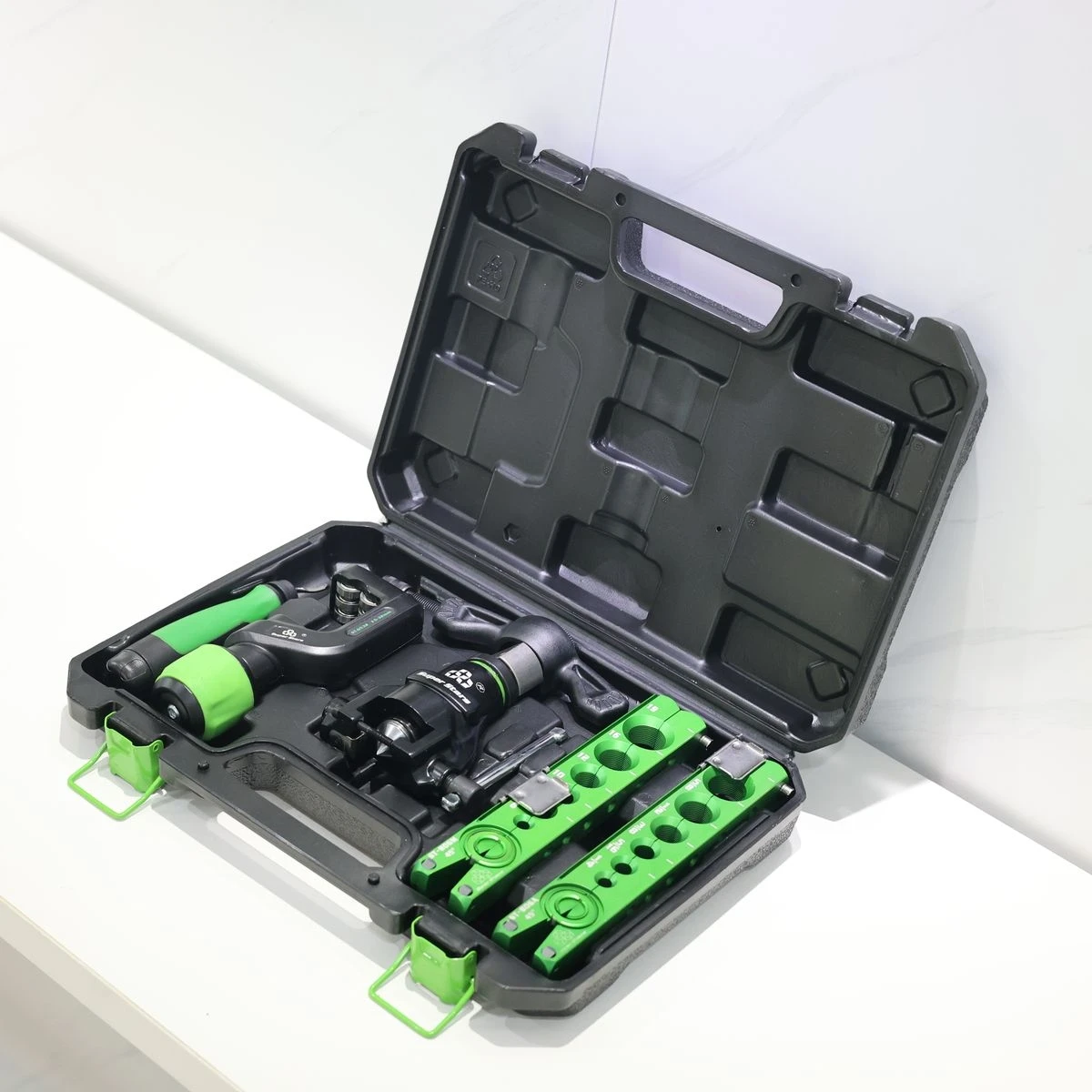 

ST-R806FT-L Copper Pipe Expander Set Eccentric Expander Air Conditioning Metric Expander Bell Mouth Tool
