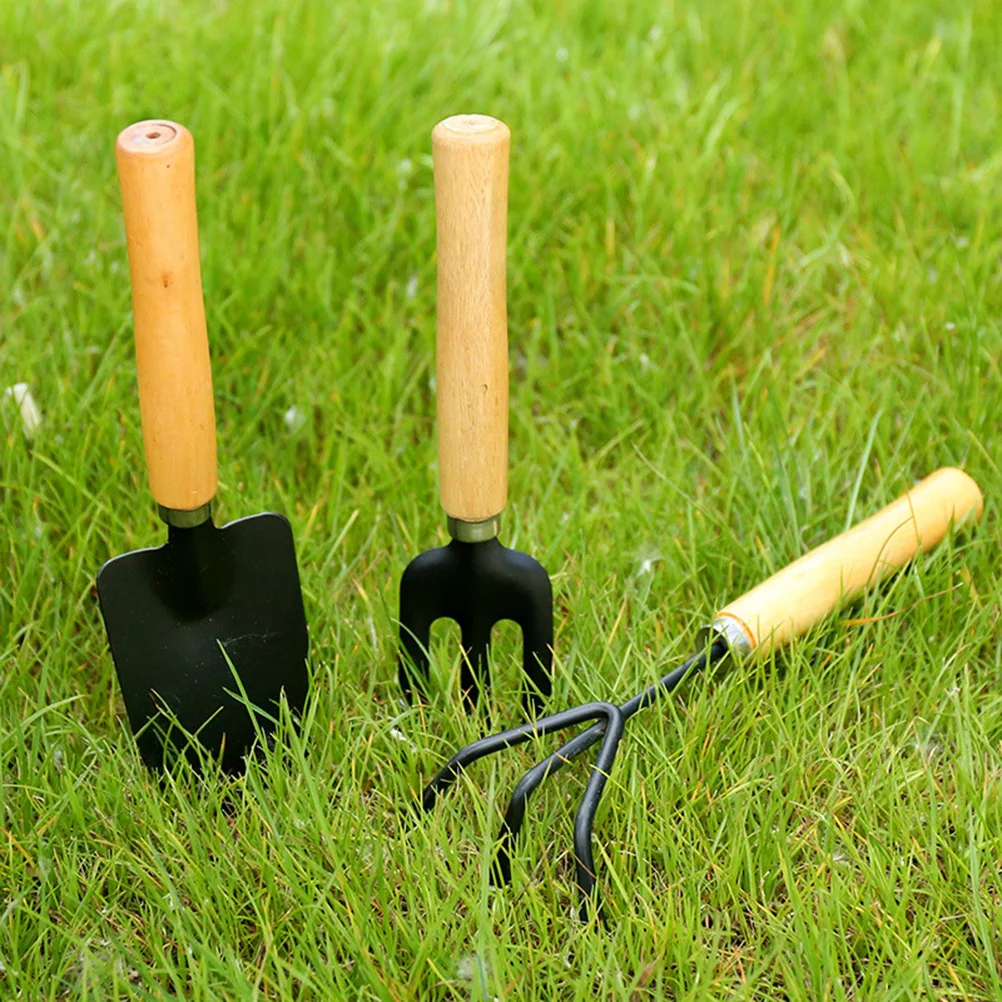 

Garden Tool Three-Prong Cultivator Metal Corrosion-Resistant Ergonomic Non-Slip Handle Soil Digging Weeding Rake for Potted