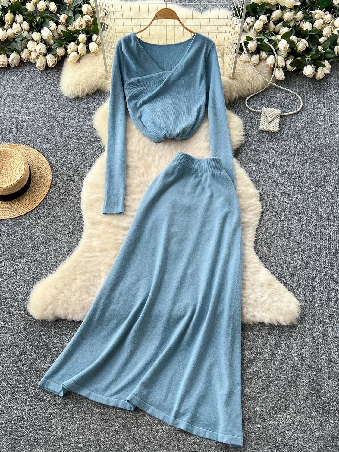 ハイウエストルーズニット長袖カジュアルファッションセット（斜め襟トップスとミディスカートのツーピース秋服）
