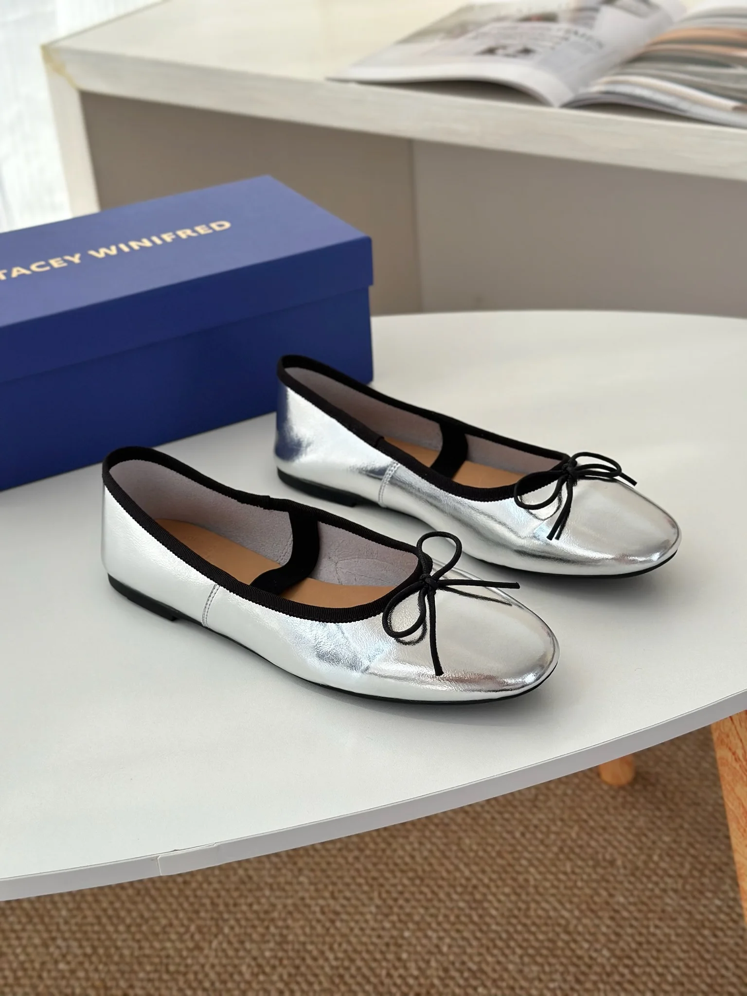 

Women Mary Jane Ballet Flats Bow-detail