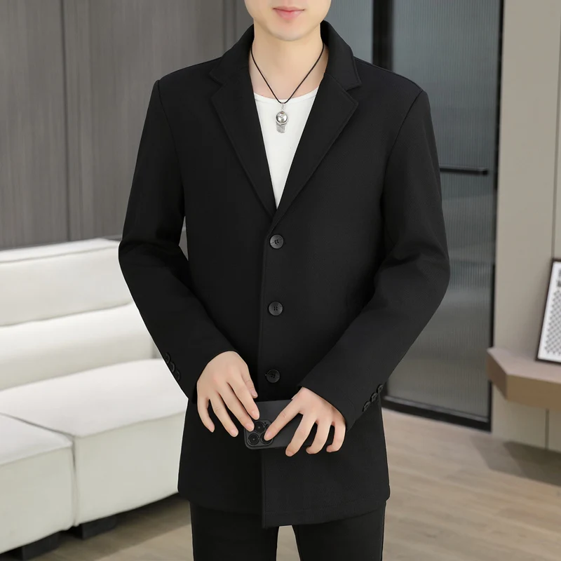 Nowa jesienna męska stylowa i modna kurtka wiatrówka w jednolitym kolorze, codzienna i uniwersalna, o średniej długości, w stylu koreańskim.