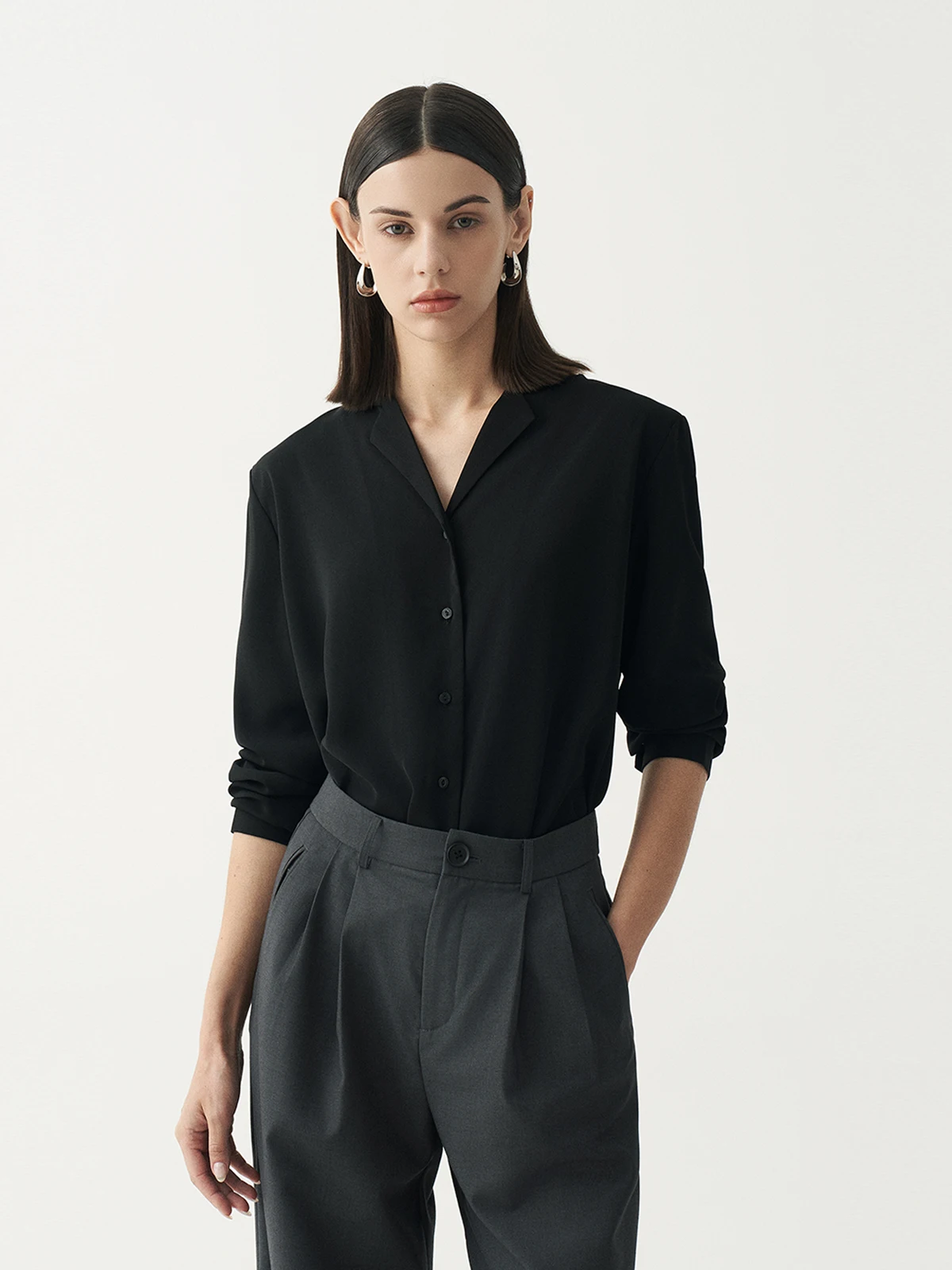 

Minimalist Black Long Sleeve Shirt Women's Design Sense Small Audience Suit Collar Versatile Top for Autumn Straight Tube Pol...