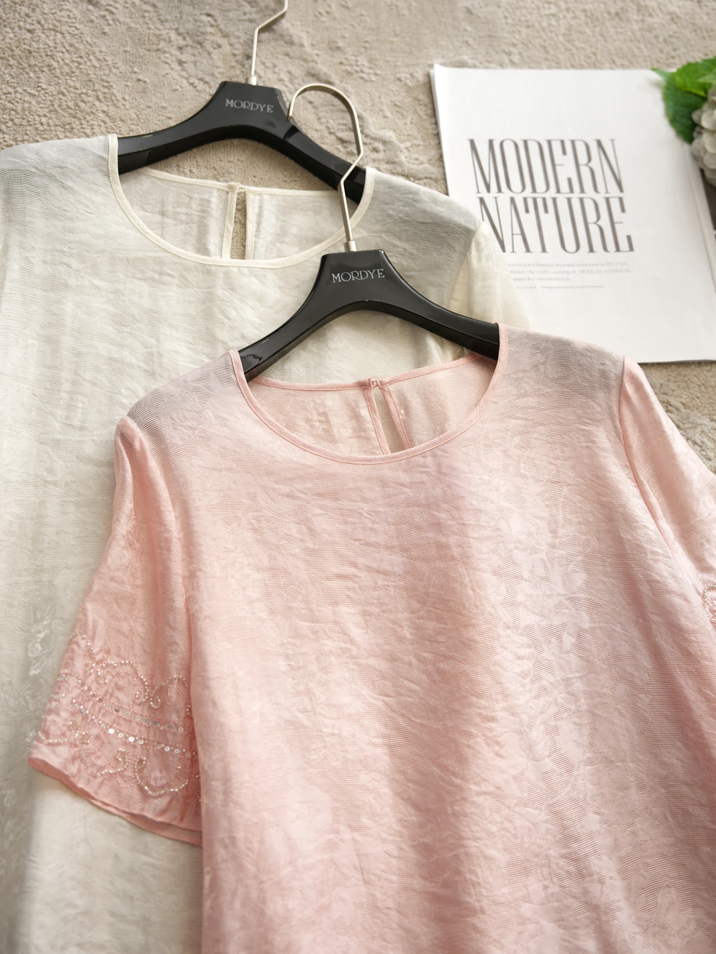 Exquisite Embroidered Silk Blend Short Sleeve Women's Shirt New Chinese Style Floral Pattern round Neck Pullover Top