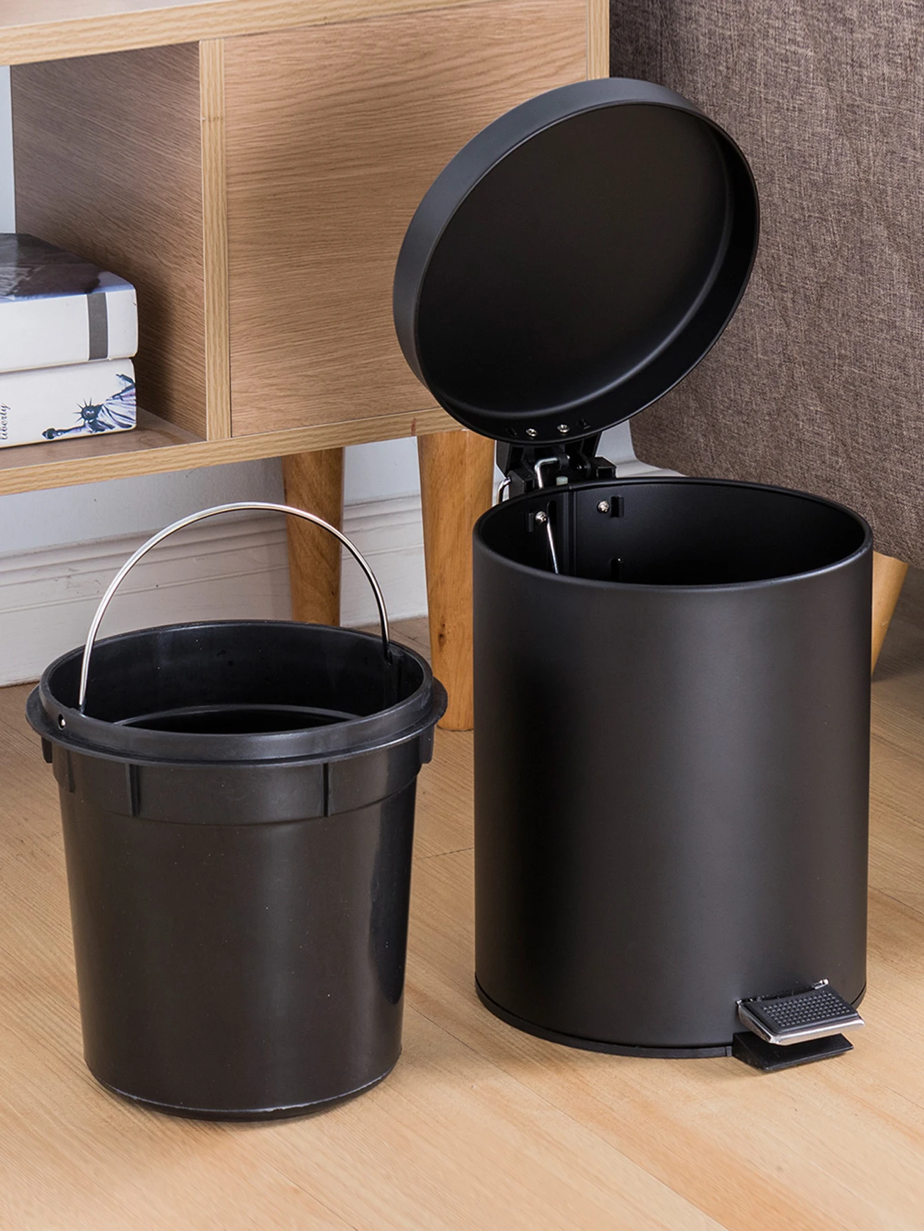 3L Mini Black Round Lidded Step Trash Can Compact Garbage Bin with Removable Liner Bucket and Handle School Bathroom Kitchen