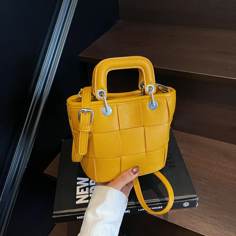 

2025 Korean Style Bucket Bag - Fashion Shoulder Bag for Women, Elegant Crossbody Purse with Top Handle, Versatile Daily Tote