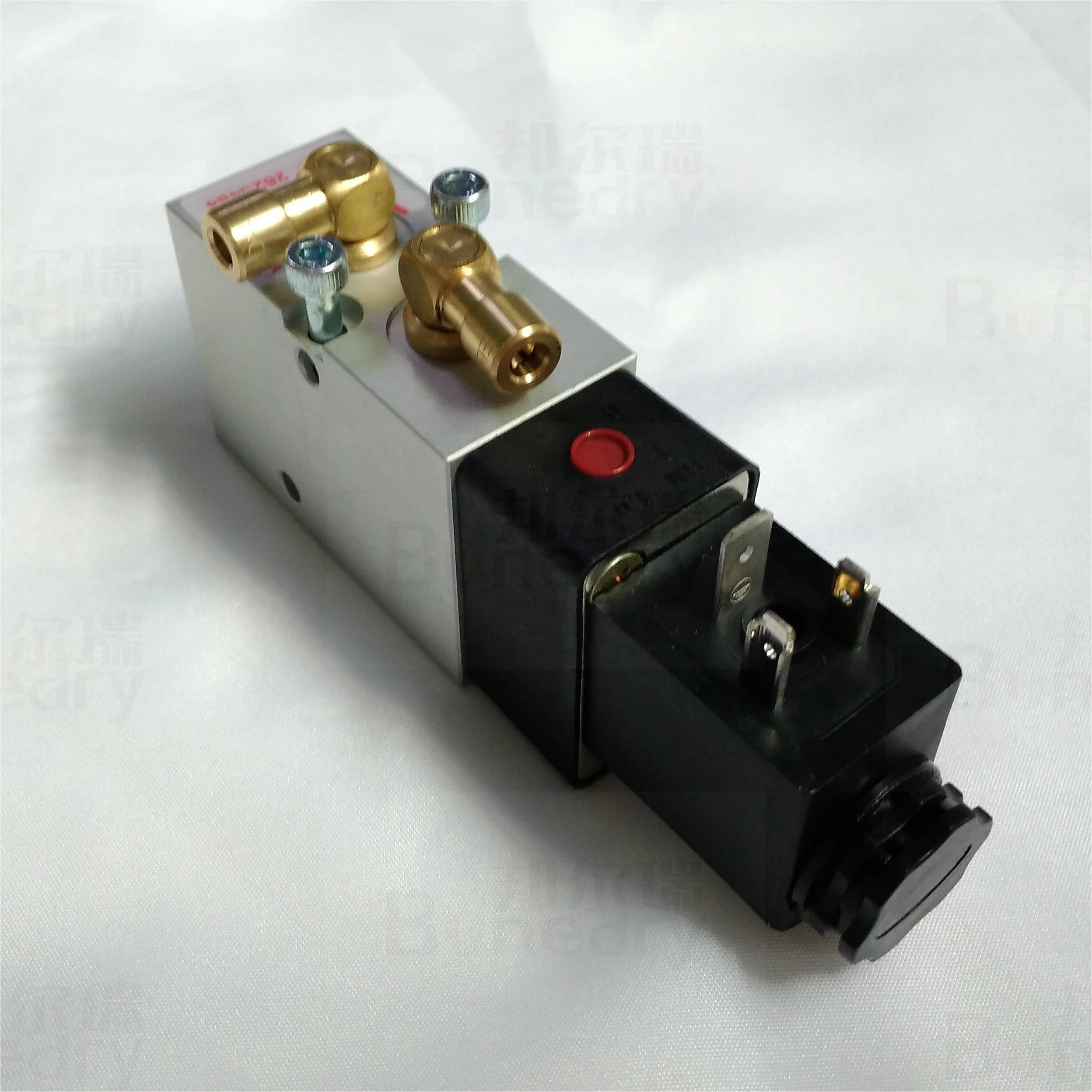 

CD102 SM102 Электромагнитный клапан 24 В 61.184.1311 Пневматический электромагнитный клапан Печатающая головка для печатной машины HDB Запасная часть
