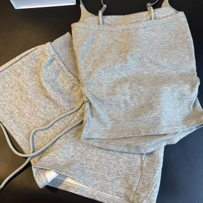 2 個ショーツハローキティサスペンダー胸パッドベストかわいい女子学生夏の新スタイル甘いサスペンダーショーツホーム服