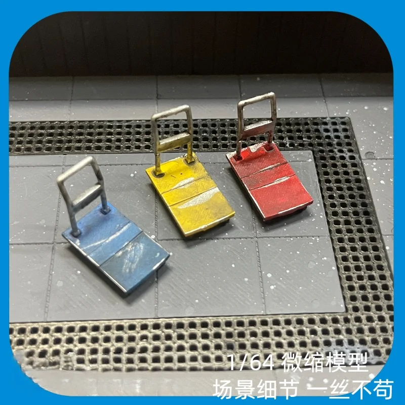 2026 New 1/64 Scale Car Flatbed Trailer Model Miniature Scene Hand Painted DIY Matching Car Model Toy Model Figurine Ornament