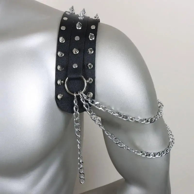 Armadura de ombro de couro unissex com detalhes de rebite – acessório de ombro de metal com borla de corrente para moda punk e gótica