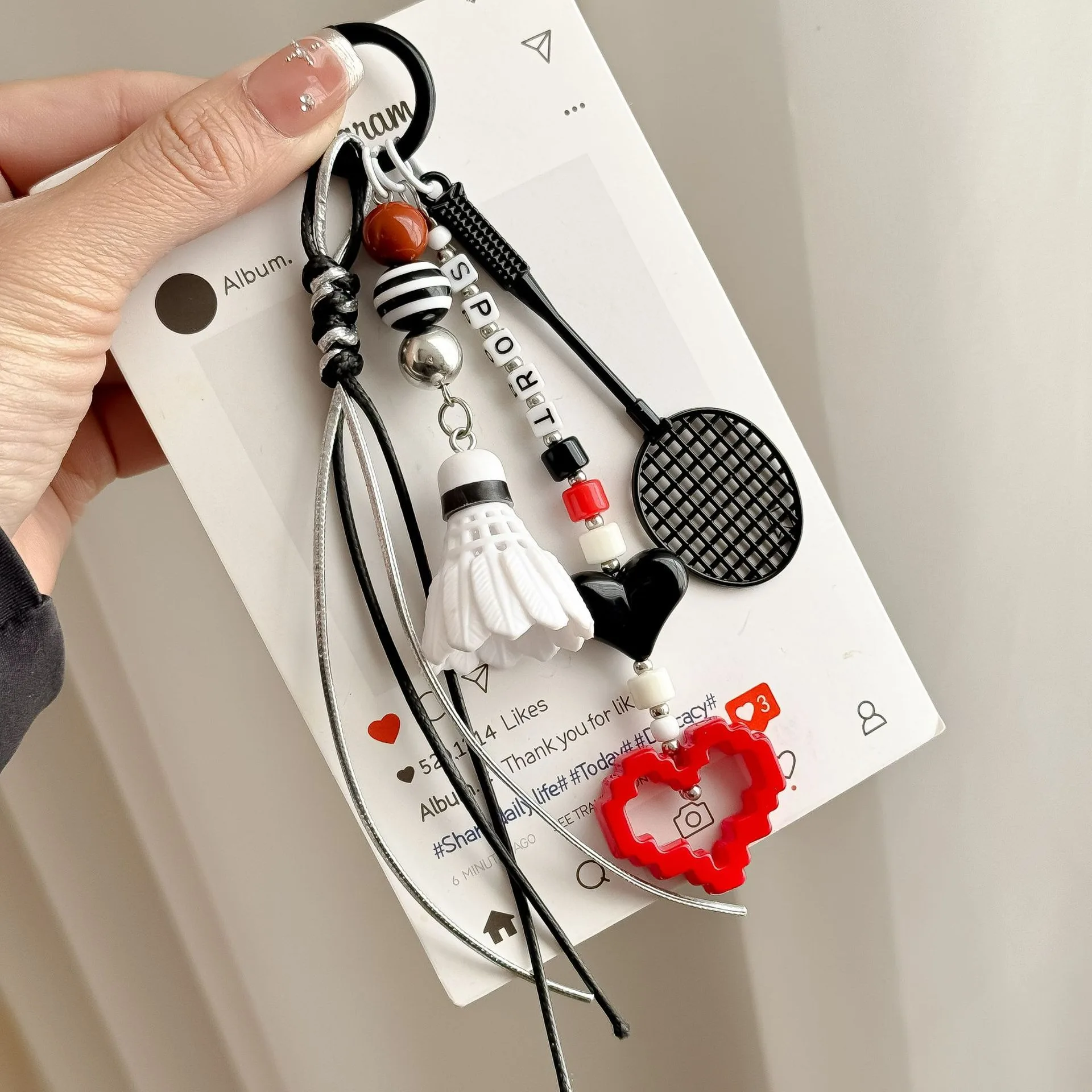 Creative sports racket keychain Handmade beaded bag pendant Personalized backpack pendant Car key decorative gift