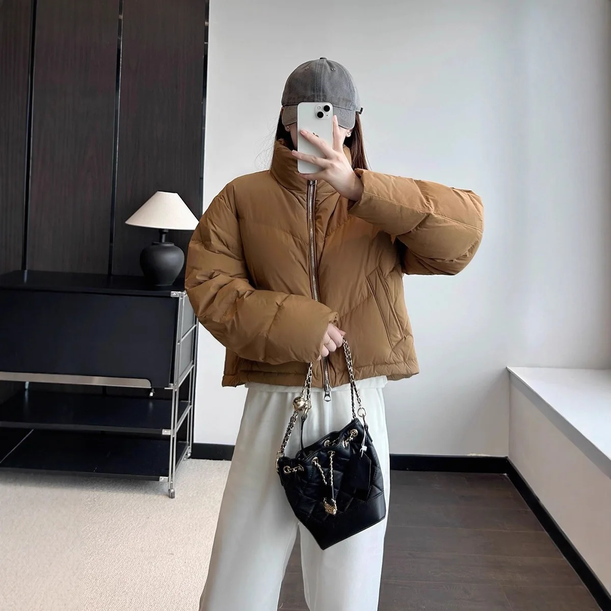 2025 nueva chaqueta acolchada ligera de Otoño Invierno para mujer, abrigo de plumón de pato de manga larga con una hilera de botones, Parkas cortas para mujer