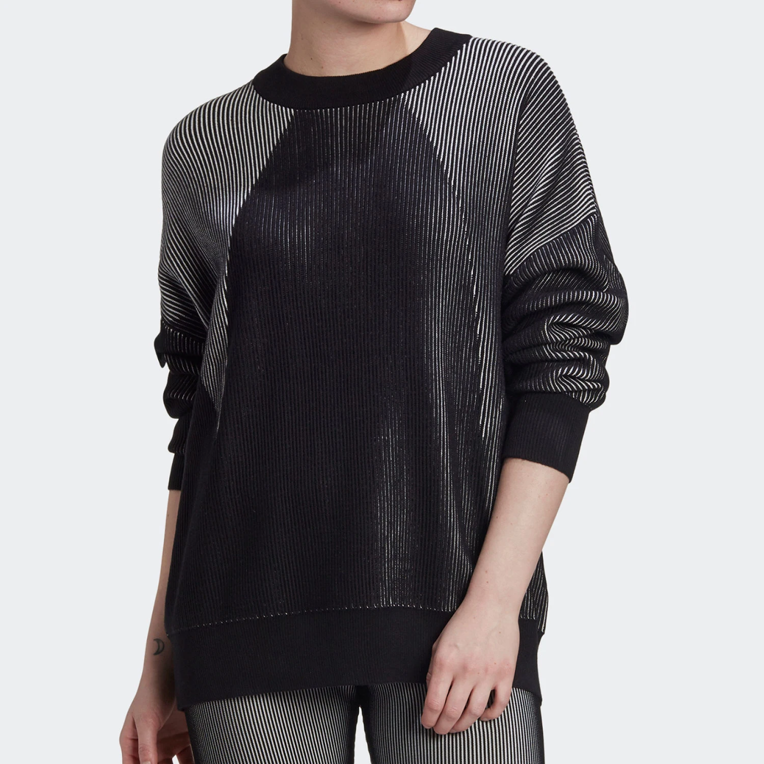 

Новая женская повседневная спортивная толстовка Adidas Authentic Trefoil с большим логотипом GD2294