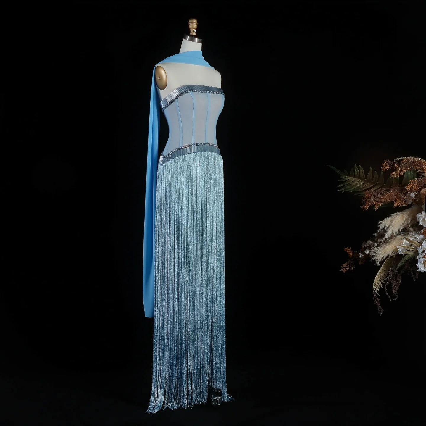 Sharon Said Luxuriöses Dubai Blaues Kristall-Abendkleid mit Trägerlosem Design, Handbestickter Taille und Fransen, Arabisches Hochzeitskleid SS520 Maßanfertigung – Detail 6