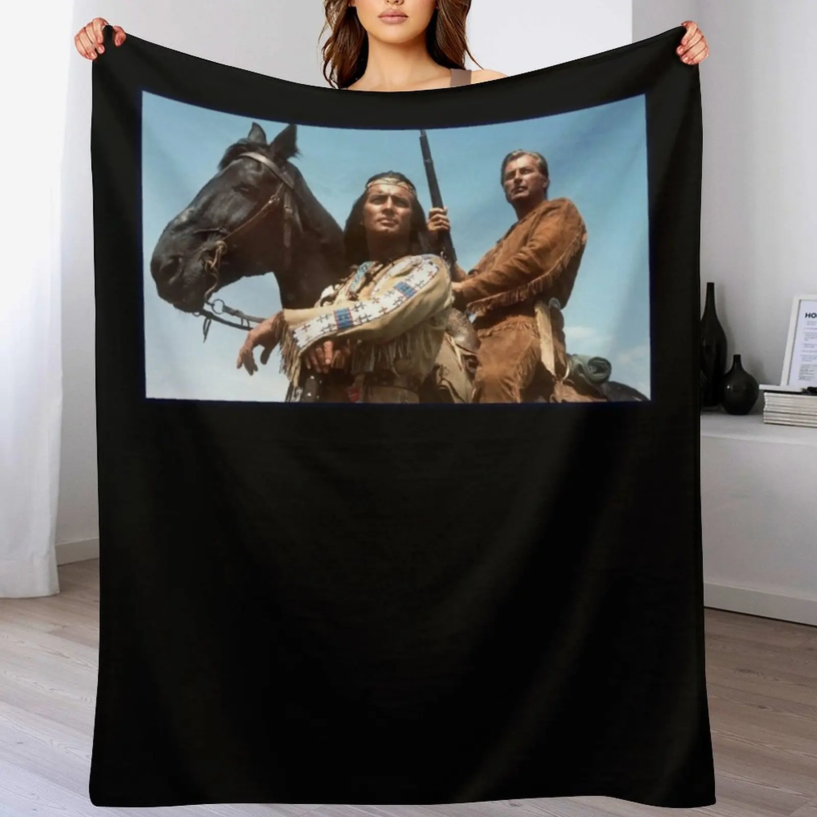 

winnetou and old shatterhand Classic T-Shirt Throw Blanket Summer Cool Breathable Blanket for Sleeping