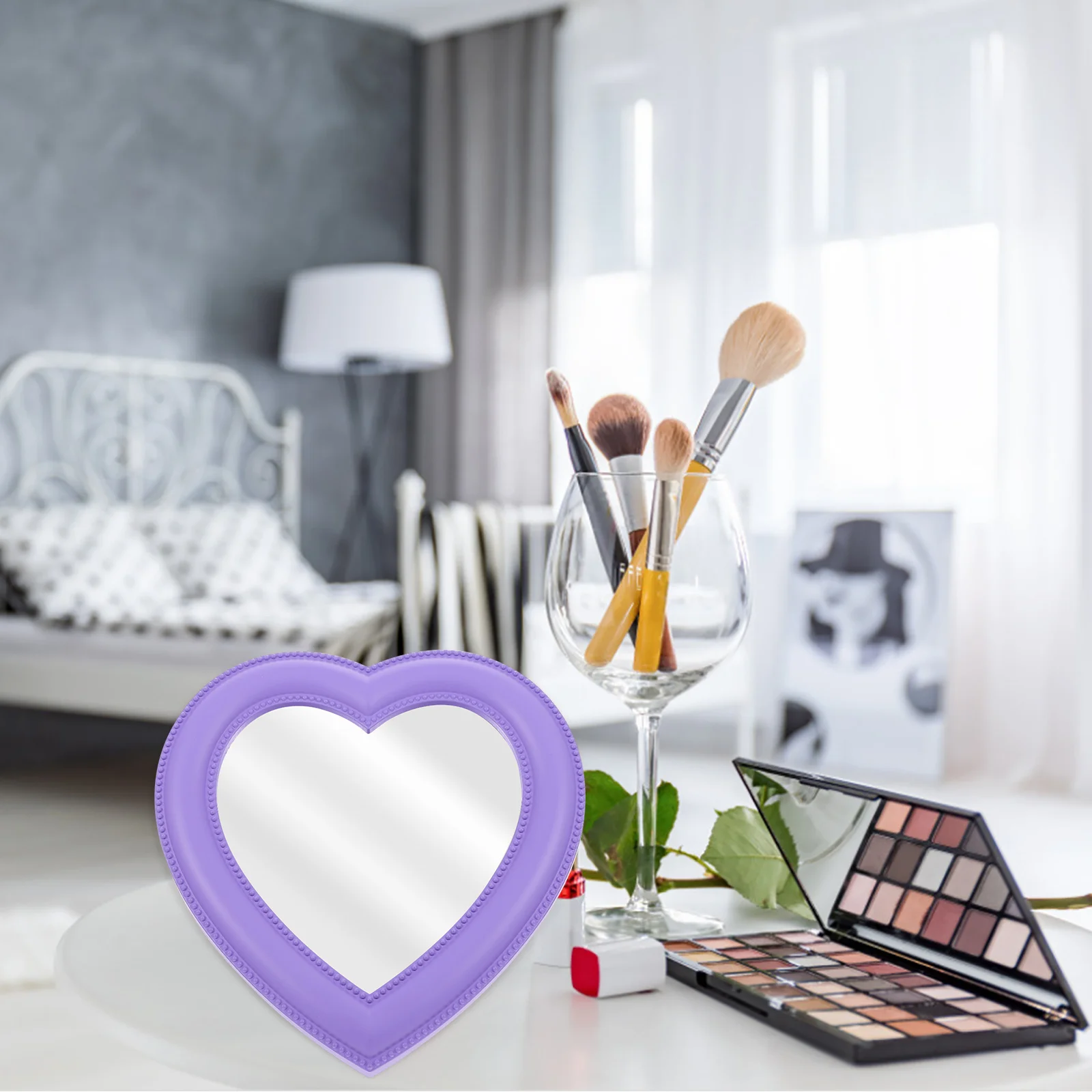 1Pcs Heart-Shaped Makeup Mirror High-Definition Scratch-Resistant Retro Chic Design Wall-Mounted Desktop Use for Women Clear