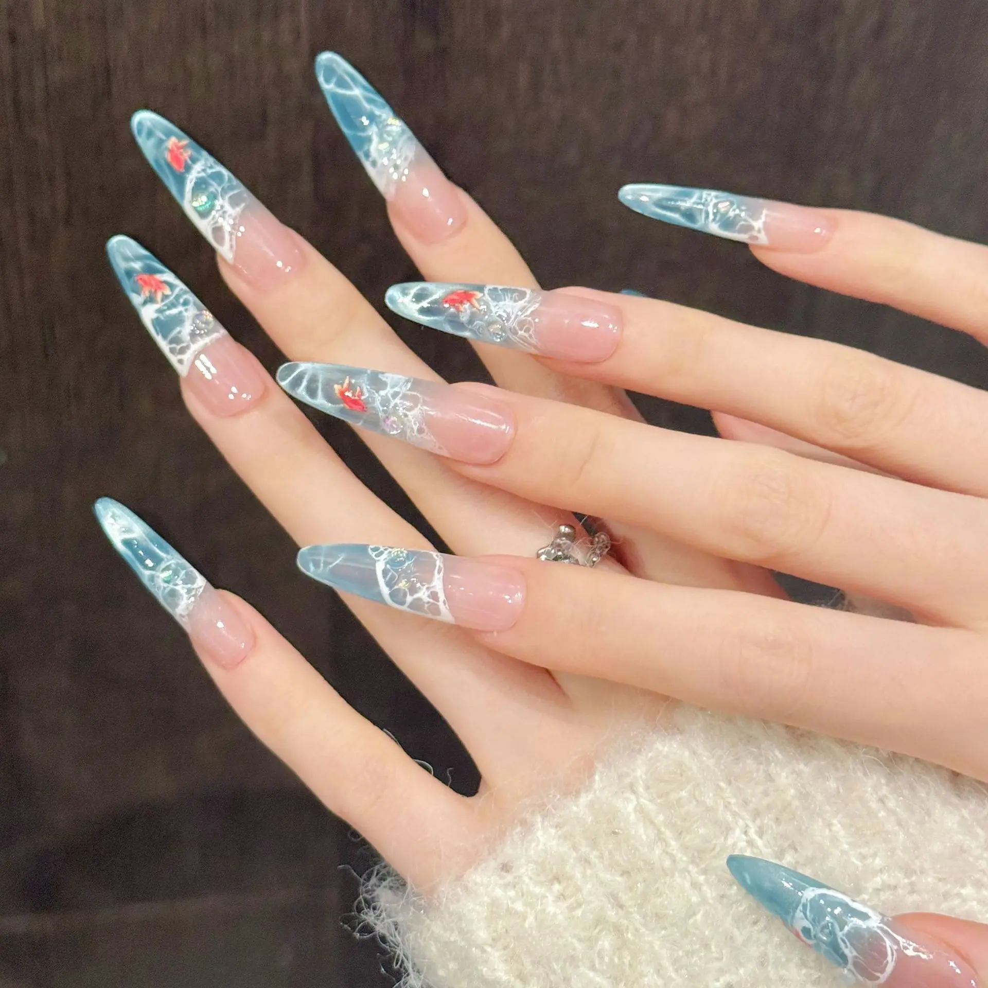 10 Uds. De uñas postizas hechas a mano con forma de pez dorado de mar azul, uñas postizas de verano, uñas postizas largas desmontables para Spice Girl