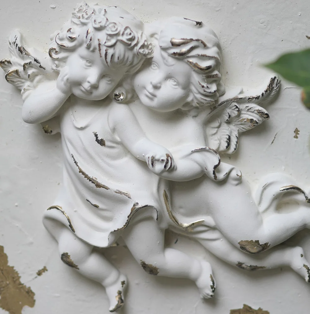 Hand Paint Vintage White Retro Oval Resin Embossed Angel Wall Decor Plaque