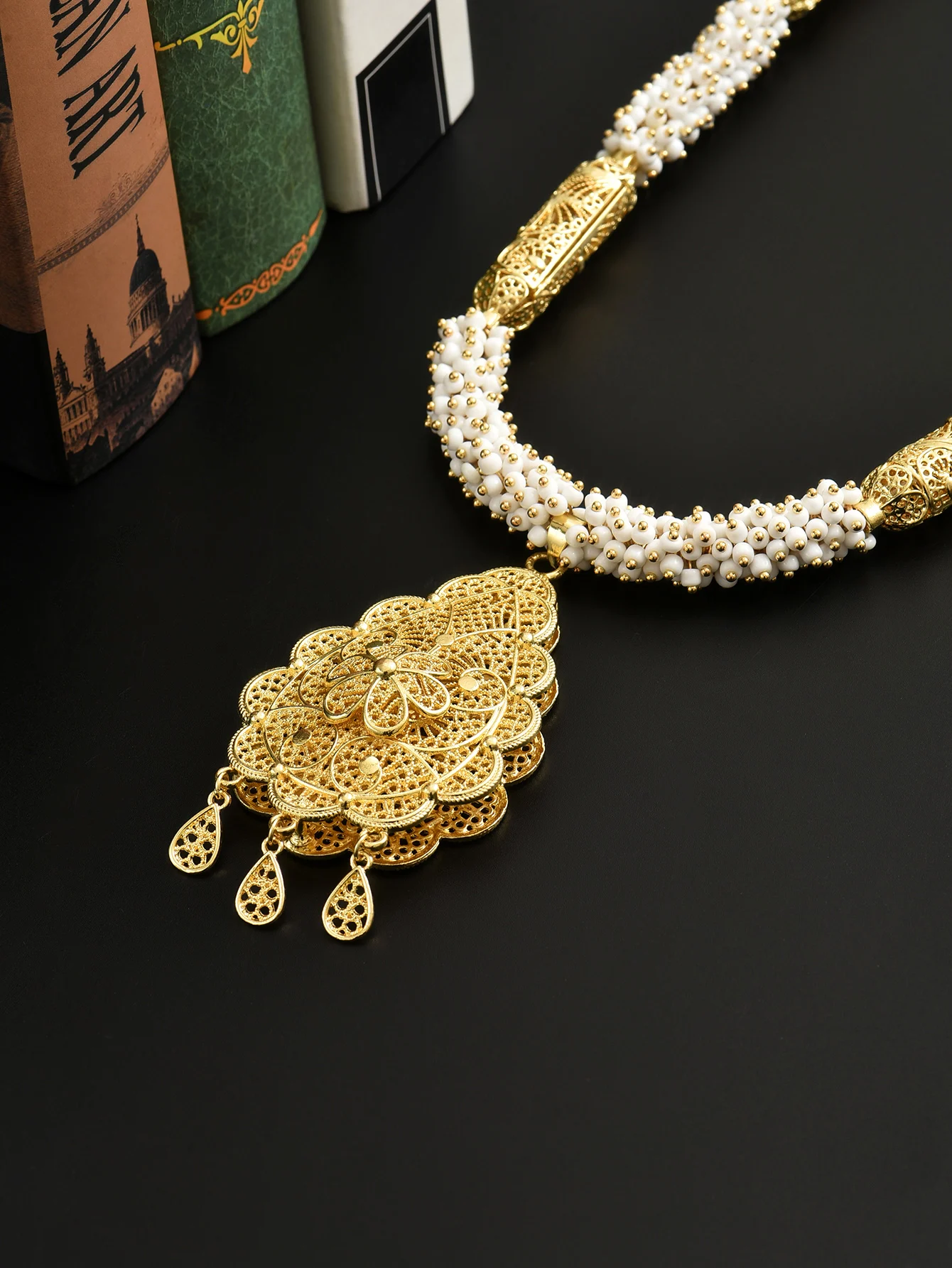 Long Wedding Necklace with Flower Print Court Style Zinc Alloy Waterdrop Shape Carved Edge Bridal Jewelry Accessory