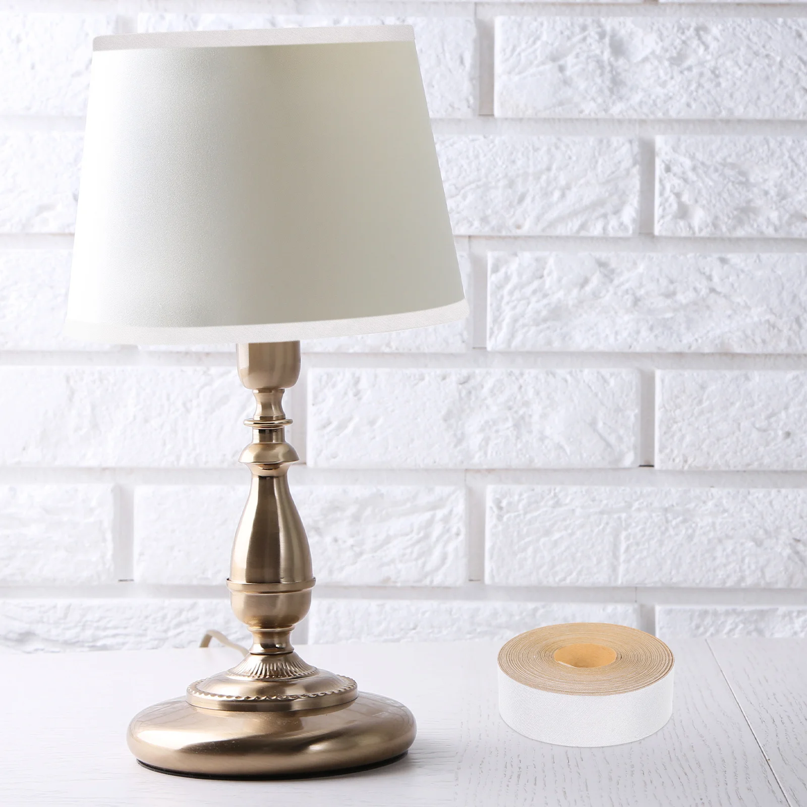 

4 Rolls Lampshade Border Cloth Tape White Adhesive Self Adhesive Durable Fabric Trim for DIY Lamp Covers Accessories Banding