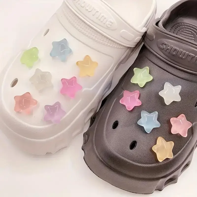 Leuchtende 7/14 Stück Stern-Schuh-Charms, einfache Anbringung, lustiges DIY, Schnallen für Lochschuhe – Detail 3