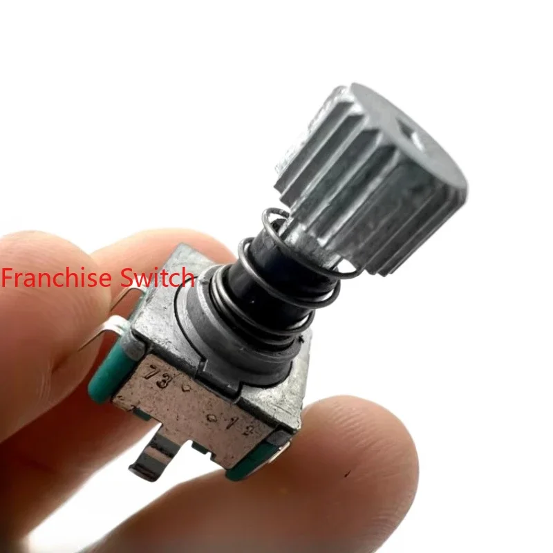 10 個古い A6 車 CD ノブエンコーダスイッチポテンショメータボリュームボタン EC11E152U402