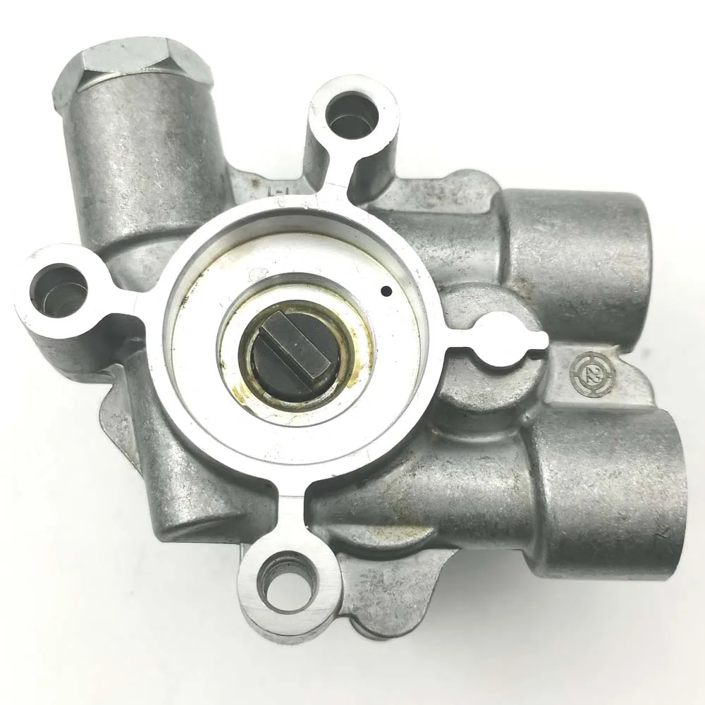 For DAF CF85/XF95/XF105 OE: 1695495 7018955150 1797650 3576671113 7018955161 KS00001392 701895510 Truck Gear Fuel Pump view 2