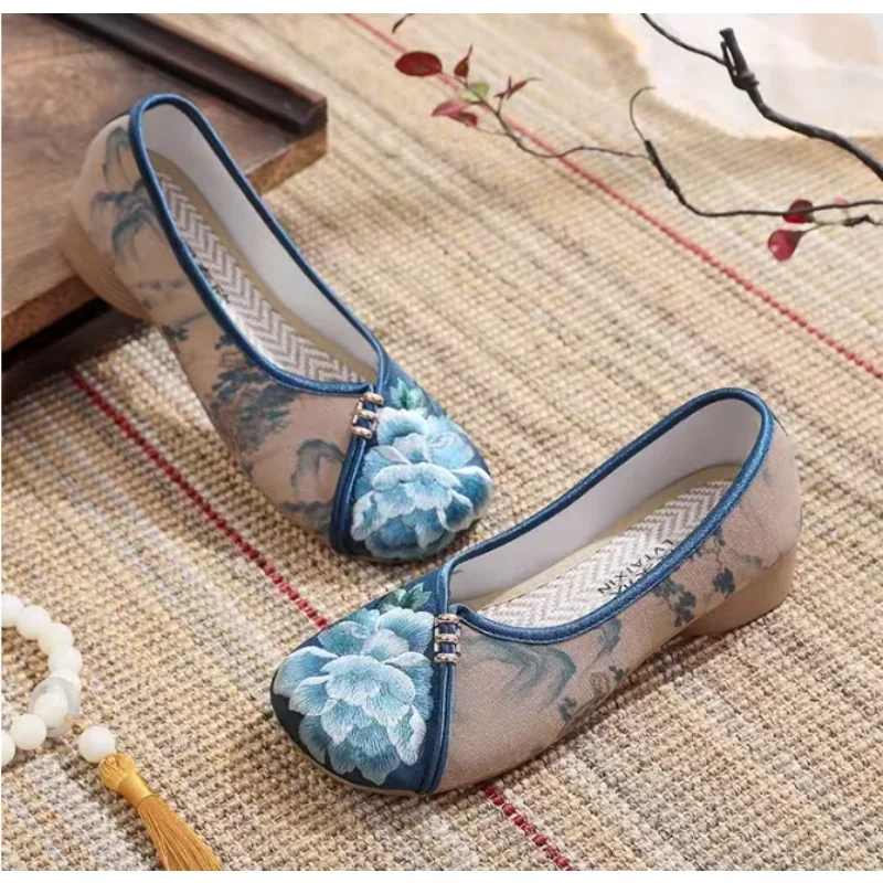 

Старая пекинская тканевая обувь, женская обувь на низком каблуке с круглой головкой, чайная одежда, обувь Qipao с вышивкой