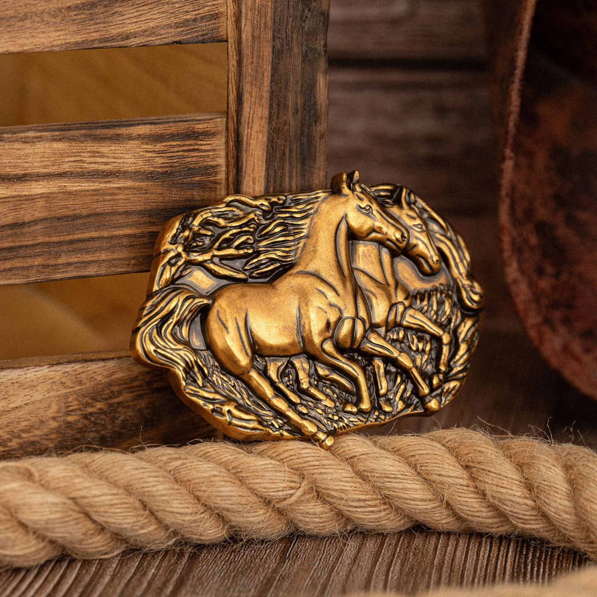 Uma fivela de dois cavalos/Colosseum/cavalheiro, uma fivela de cinto masculina ocidental única e versátil