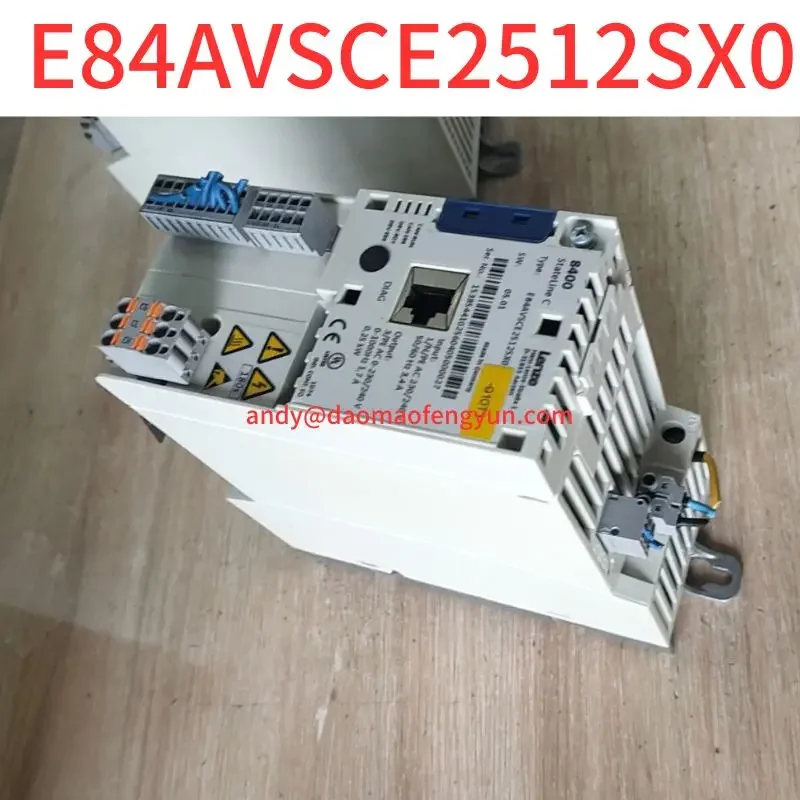 اختبار مستعمل موافق E84AVSCE2512SX0 العاكس