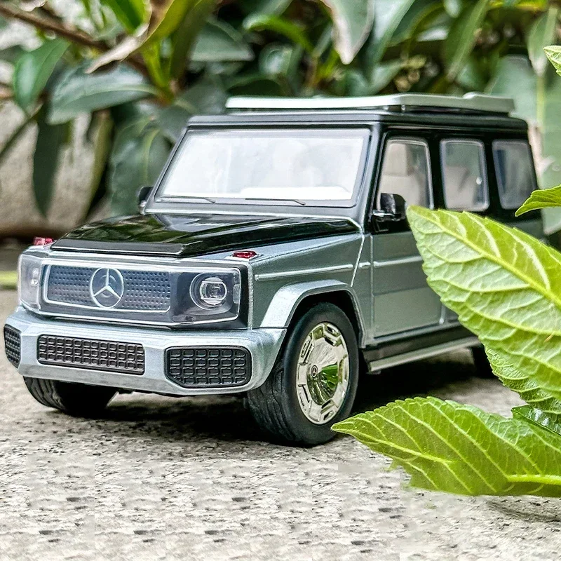 1:24 Mercedes-Benz EQG modello di auto in lega diecast veicoli giocattolo in metallo suono e luce tirare indietro auto alta simulazione per i regali dei bambini