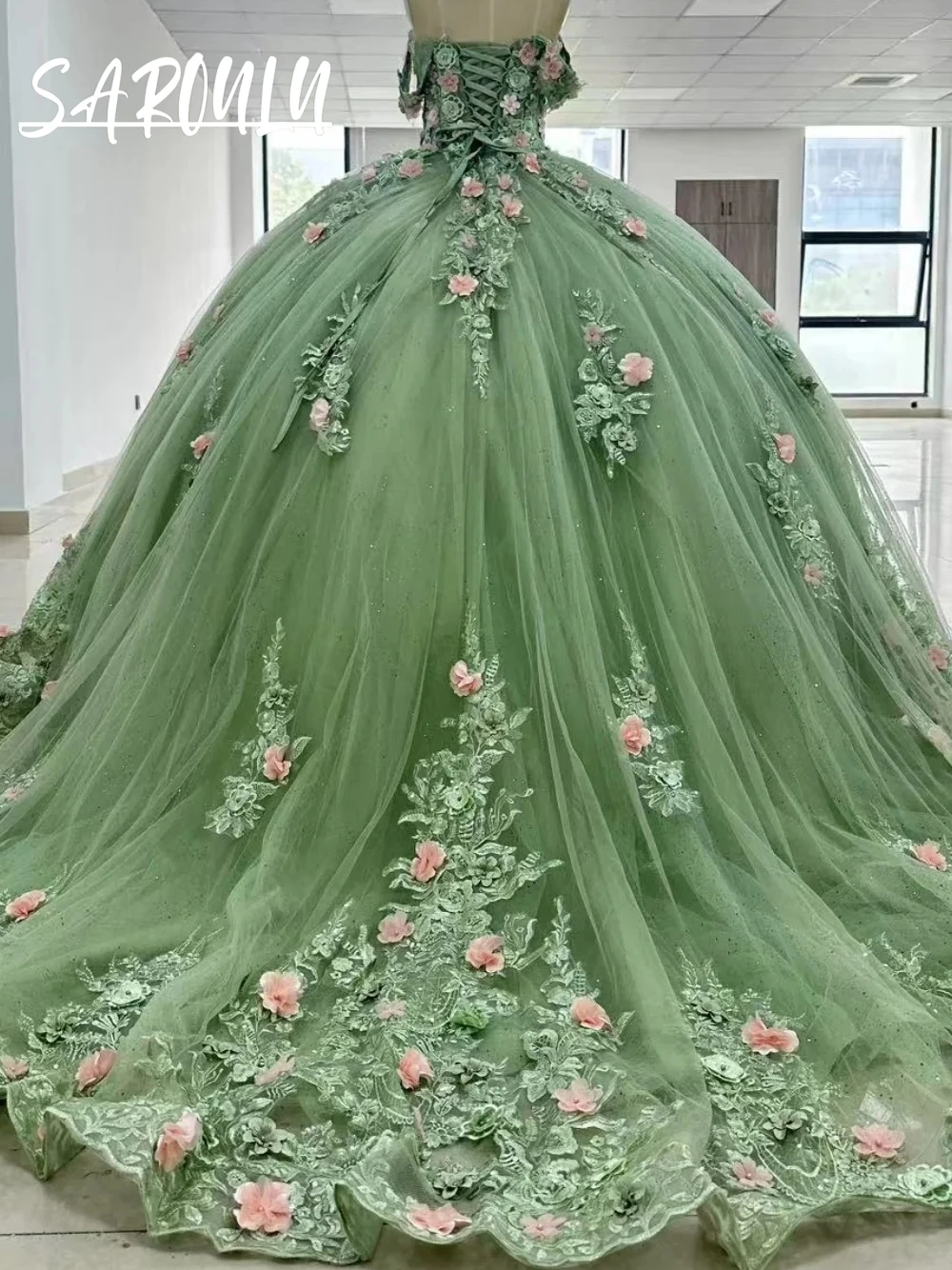 

Шалфейно-зеленое платье Quinceanera с нежными 3D цветами, романтическое мечтательное сладкое вечернее платье с открытыми плечами 16, вечернее платье по индивидуальному заказу