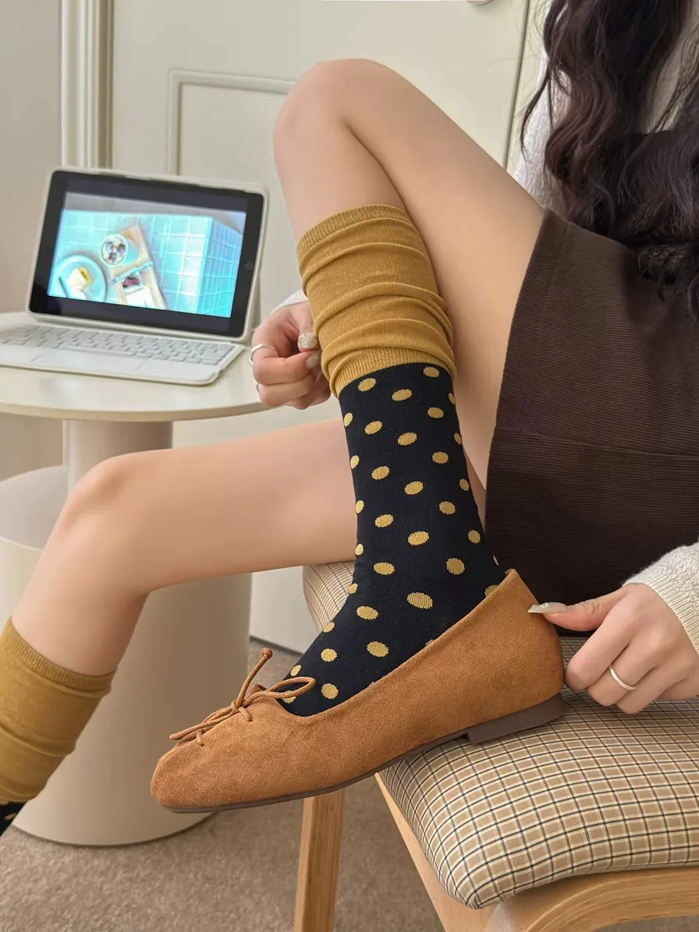Vintage Farbblockierte Punkte Damensocken Herbst Winter Neue Gestrickte Baumwoll-Elastische Lange Socken Damen Polka Dot Japanische Niedliche Socken – Detail 6