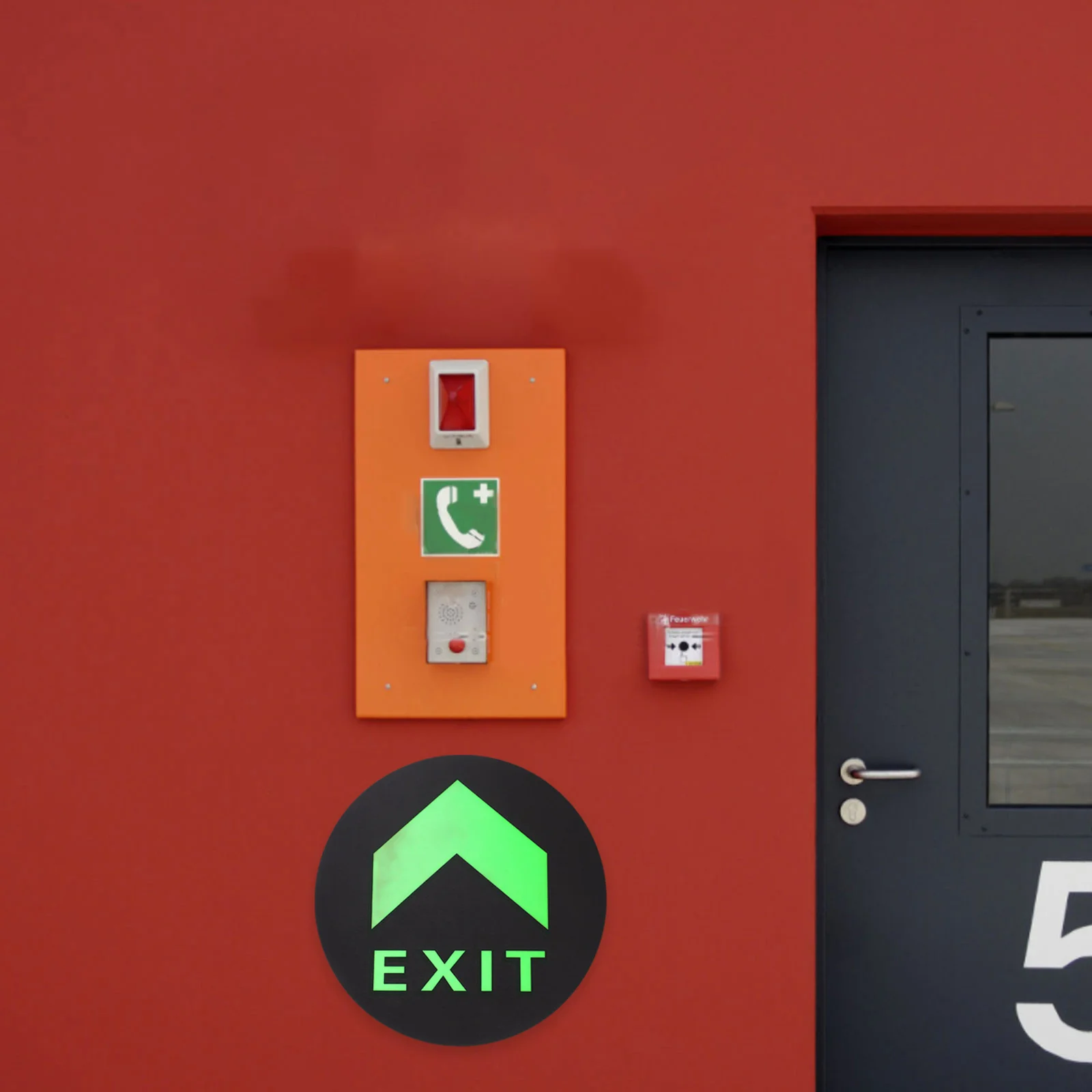 

5 шт., светящиеся знаки безопасности для выхода, клейкие наклейки для пола, индикатор направления, предупреждающие наклейки, наклейки для экстренной эвакуации