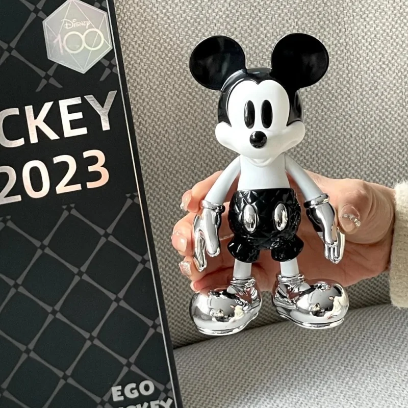 Original Disney Vgt Mickey Anime Figure Toy Cartoon Christmas