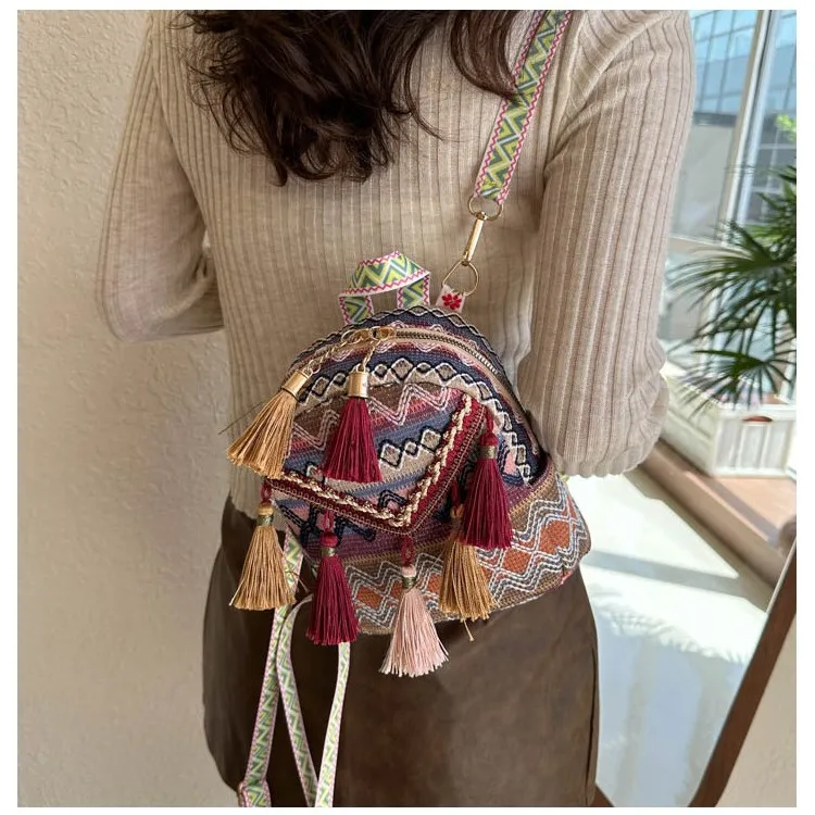 Retro tassel mini lightweight backpack, ethnic-style woven color-blocking Chinese-style schoolbag