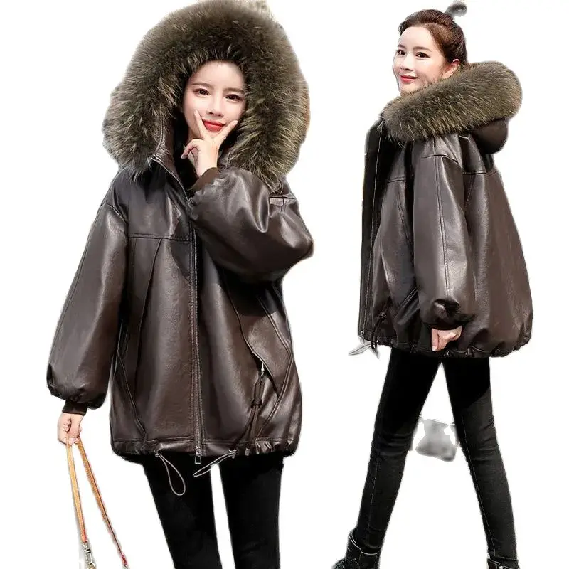 

Winter Short Leather Coat Women 2023 New Fashion Loose Leather jackets Fur Collar Hooded Zipper 5XL Pocket Outerwear Female