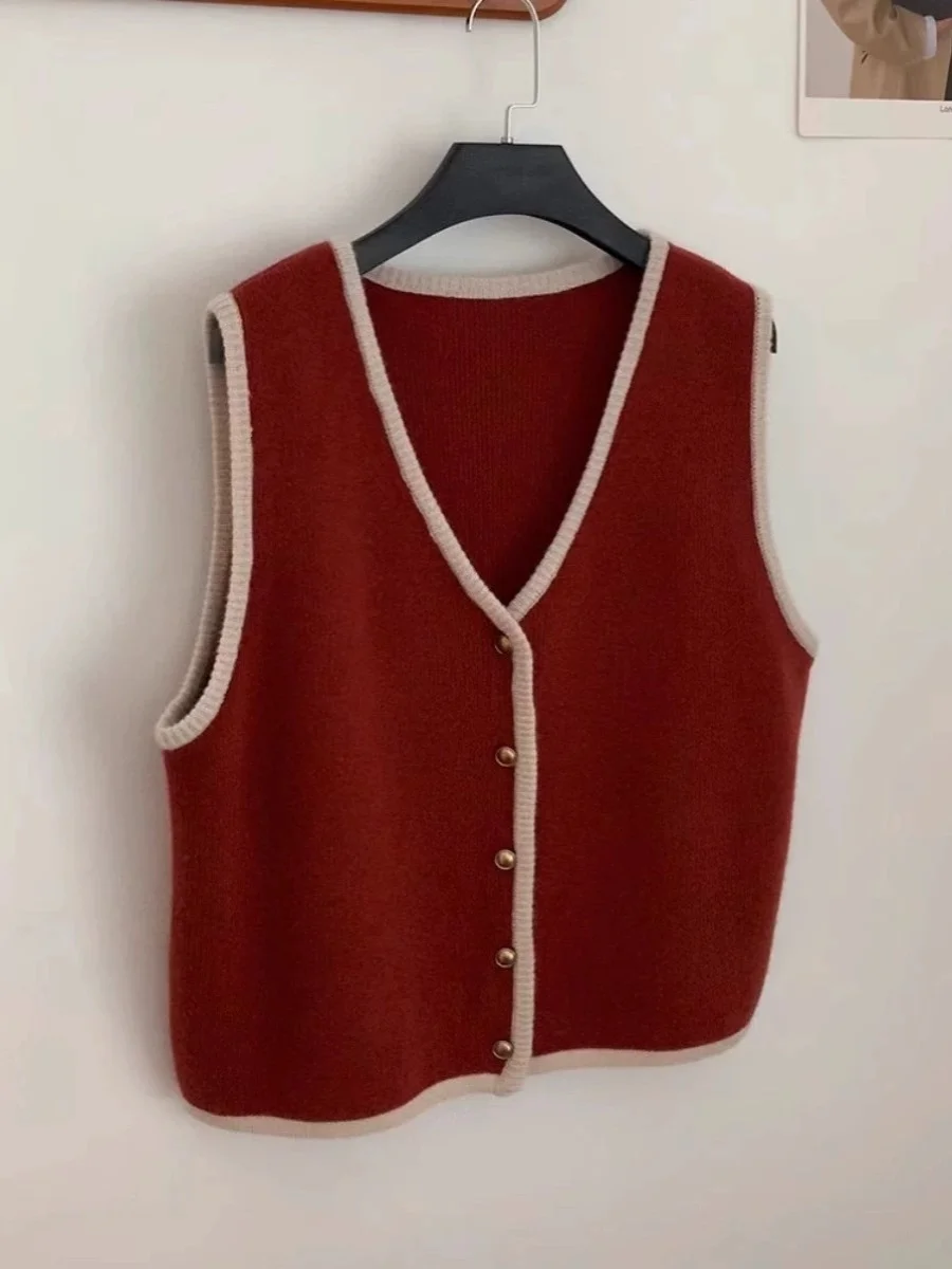 

Red Knitted Vest Women's Clothing V-neck Tagless Sample Item Korean Style Commute Outerwear Casual Female Jacket