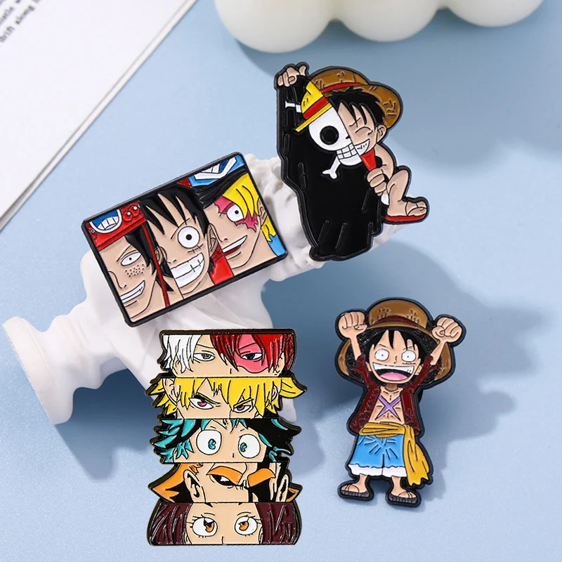 4 Stück Anime One Piece Broschen-Set mit Monkey Luffy, Zoro, Ace, Sabo, Hero Academia Anstecknadeln für Fans, Rucksäcke und Geschenke