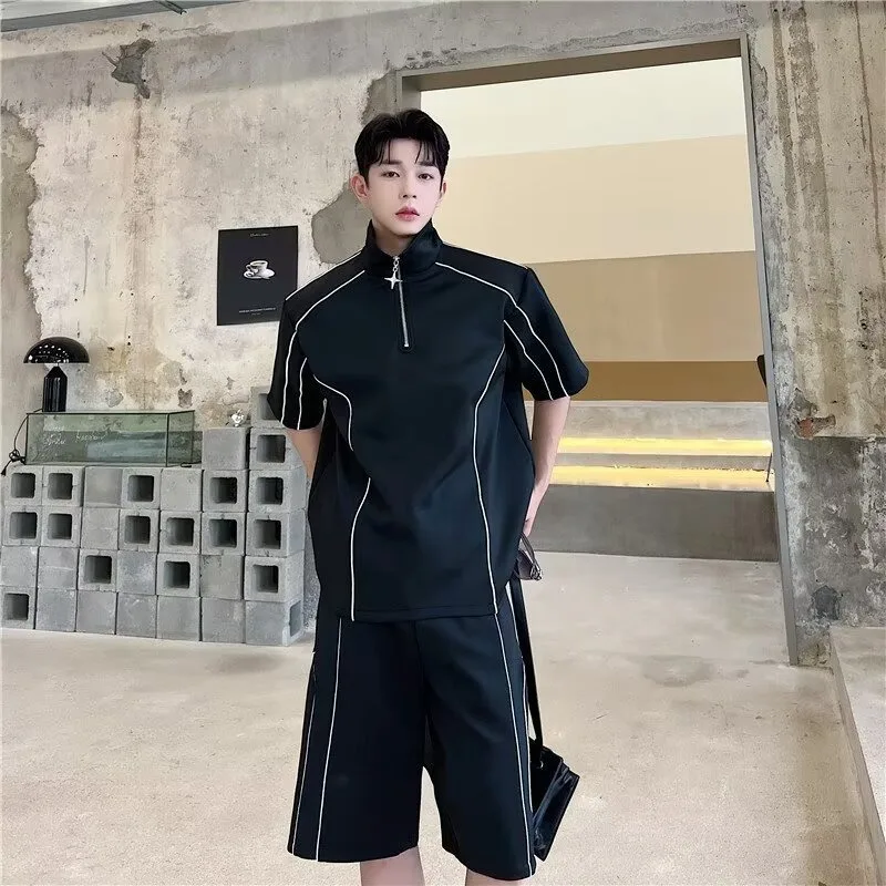Set Pakaian Olahraga Kasual Keren dan Bergaya Kelas Atas Musim Panas Kaus Setengah Ritsleting Longgar Gaya Korea Pria dan Celana Pendek Ceruk Set Dua Potong