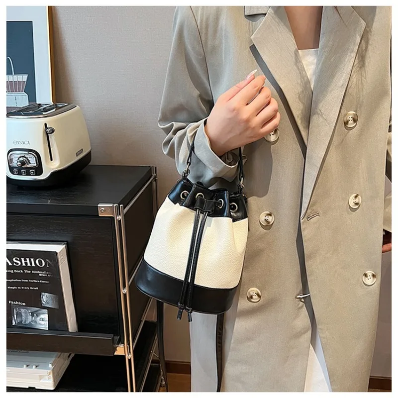 New PU Material Bucket Crossbody Bag Advanced Feeling Drawstring Small Shoulder Bag Spliced Mini Single Shoulder Crossbody Bag