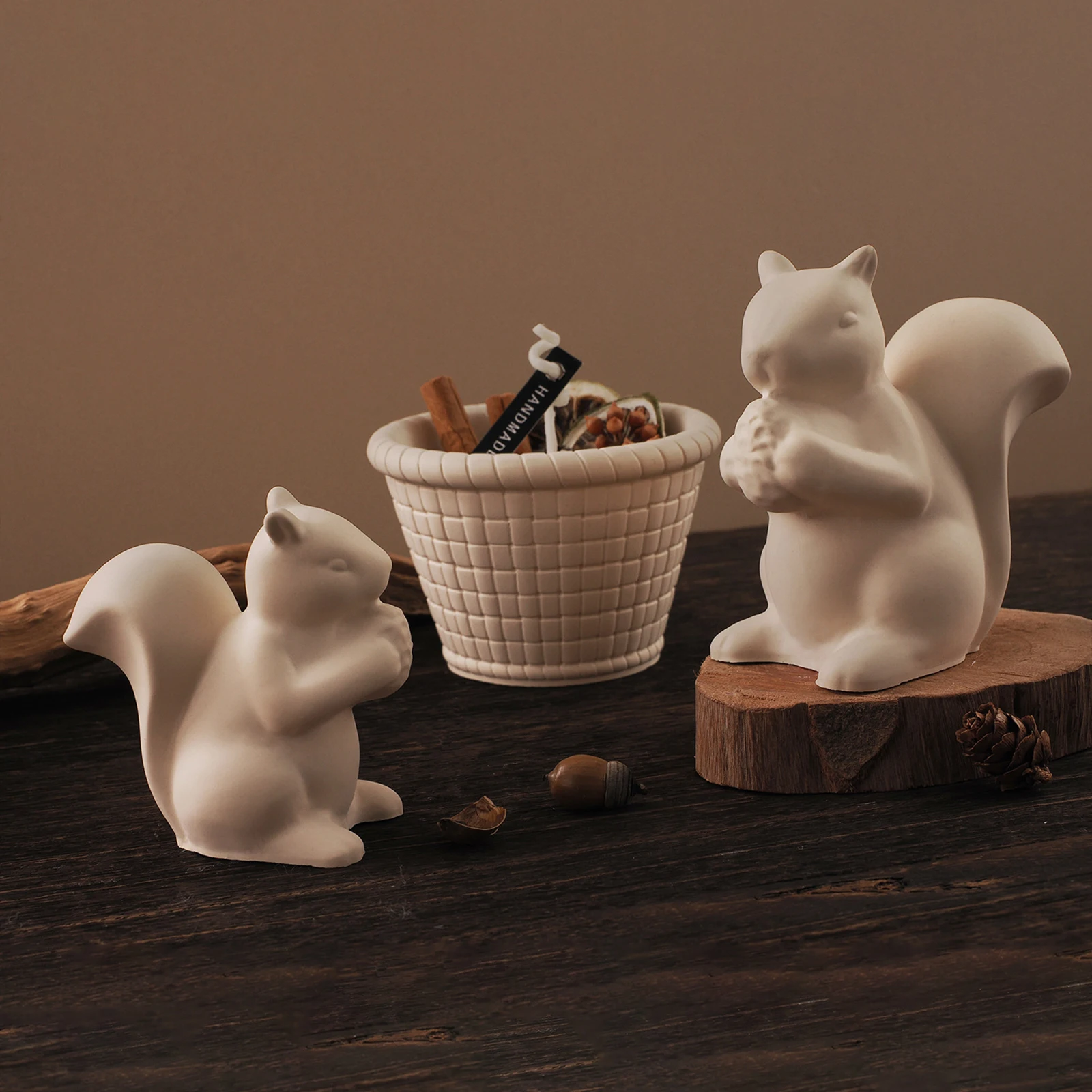 Cute Squirrels Candle Silicone Mold DIY Animal Shape Plaster Craft Making Irregular Basket Candle Jar Resin Molds Home Decor