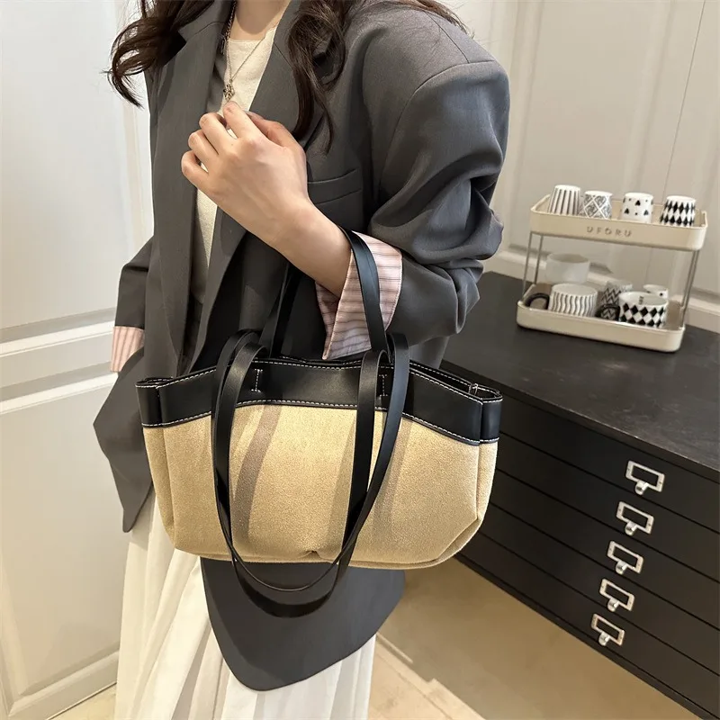 

High-end Tote Bag 2025 Autumn New Collection, Niche Fashion, Versatile and Minimalist Crossbody/Shoulder Bag