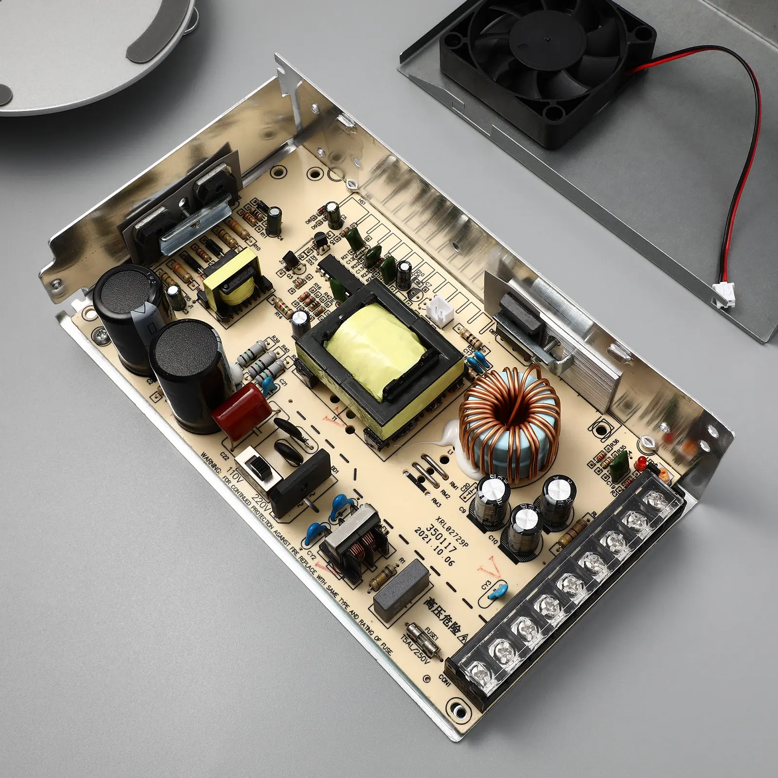 Iron Core LED Driver Power Supply for LED Strip Lighting, Security & Broadcasting Equipment, Regulated Voltage