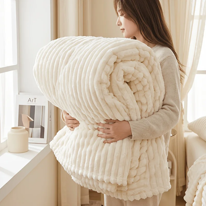 Luxury Wide Striped Fleece Blanket Ultra Soft Smooth Skin-Friendly Warm Throw Blanket All Season Versatile Blanket For Bedroom