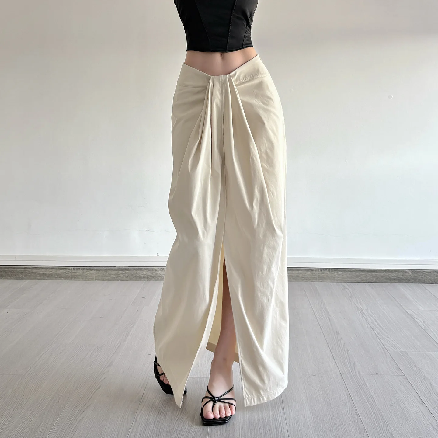 

SKMY Temperament Commuting Style Irregular Folds Twisted Loose Skirts Fashion Solid Color Women Sexy Split Elegant Long Skirts