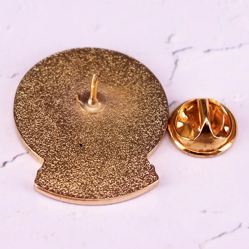 مثيرة للاهتمام الكرتون المعادن المينا دبابيس الأصالة الاقتباسات الفنون شارة التلبيب الرجال النساء مجوهرات الأزياء اكسسوارات بروش الهدايا