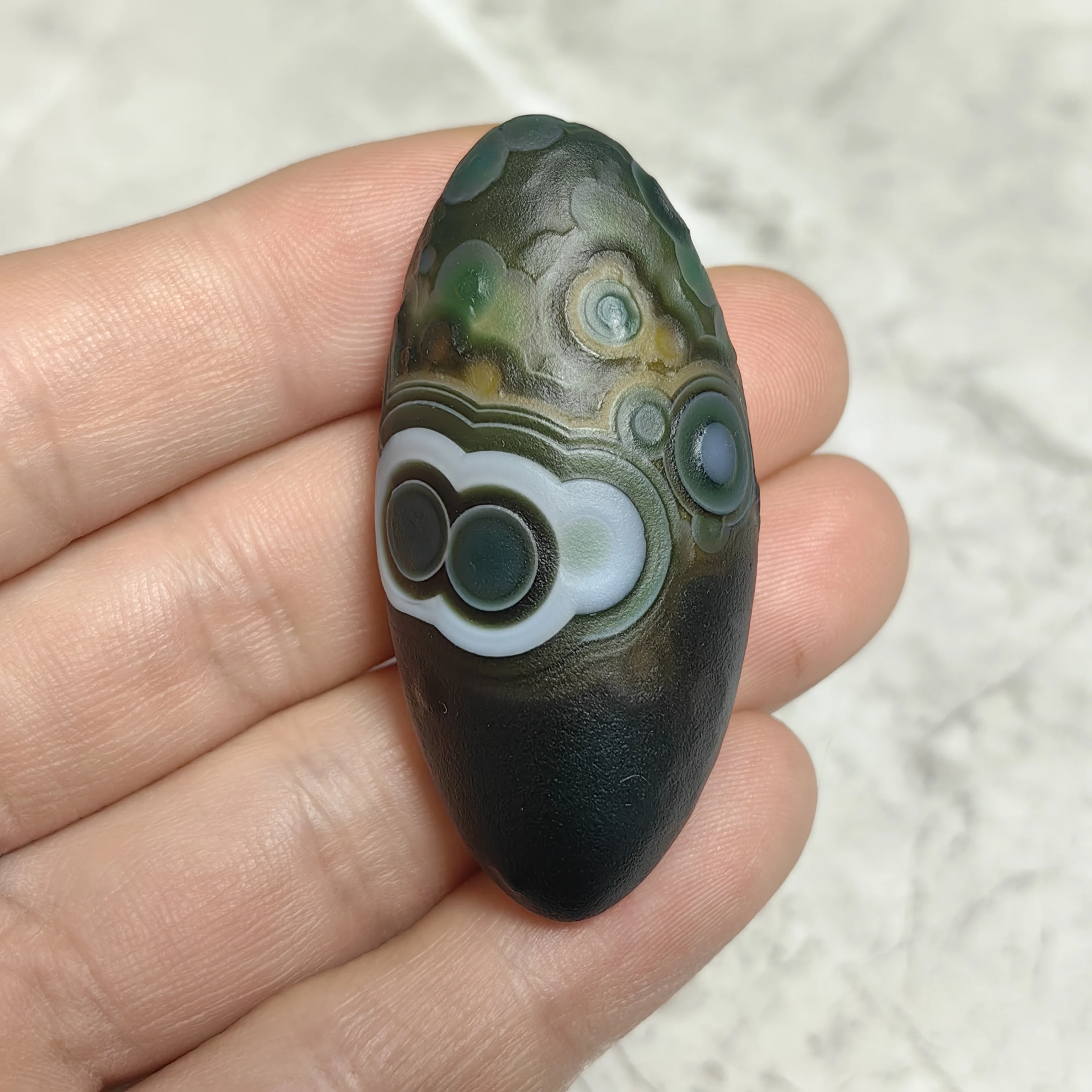 

Pure Raw Eye Texture Agate Sardonyx Unprocessed Rough Stone for Chakra Work, Home Decor, Luck & Evil Repelling Amulet Crafting